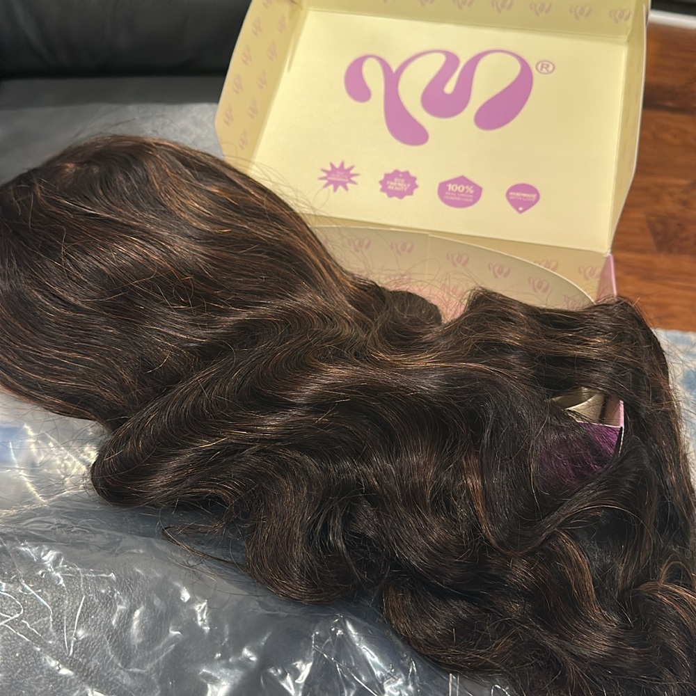 Mega look 26 Inch Luxurious Brown Wavy Hair Lace Front Human Hair Wig - Picture 4 of 8